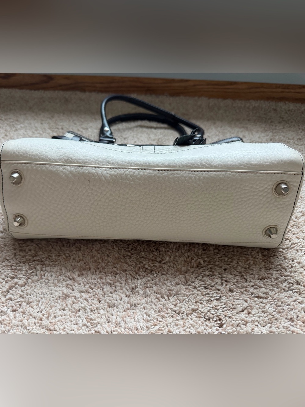 Coach Hamptons White Pebbled Leather Shoulder Bag with Black Trim and Tassel - Picture 3 of 6